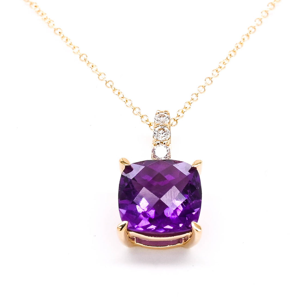 10Kt Yellow Gold 18" 2.70CT Cushion Cut Amethyst & Diamond Necklace.