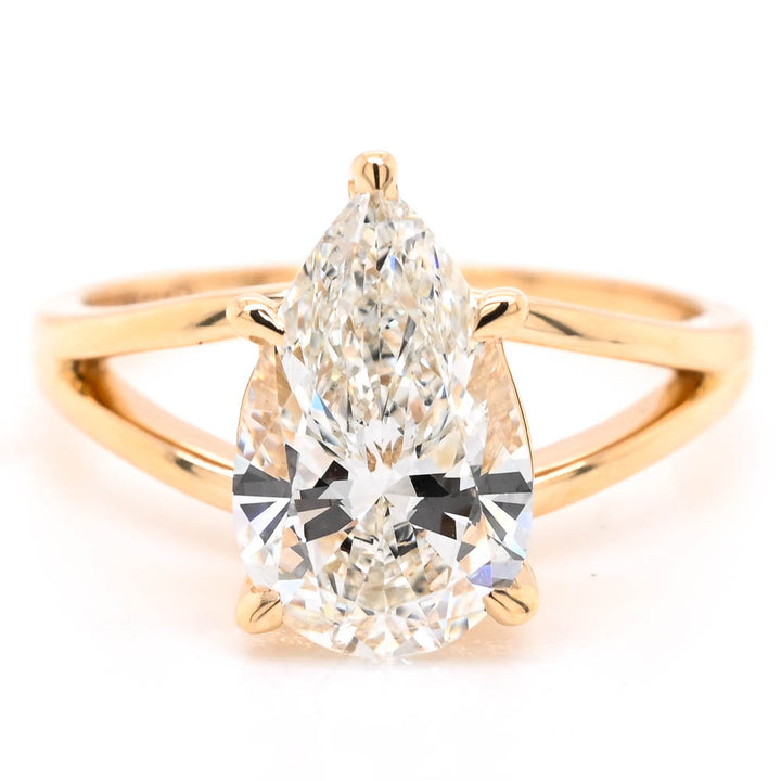 14KT Yellow Gold 2.00CT Pear Shape Lab Created Diamond Solitaire Engagement Ring.