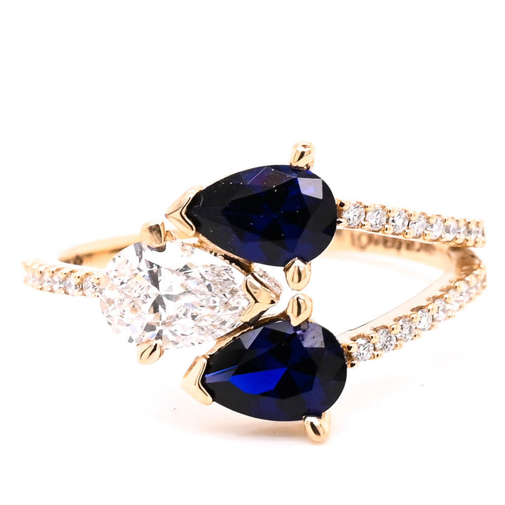 10KT Yellow Gold 0.90CTW Lab Created Blue Sapphire & Diamond Ring.
