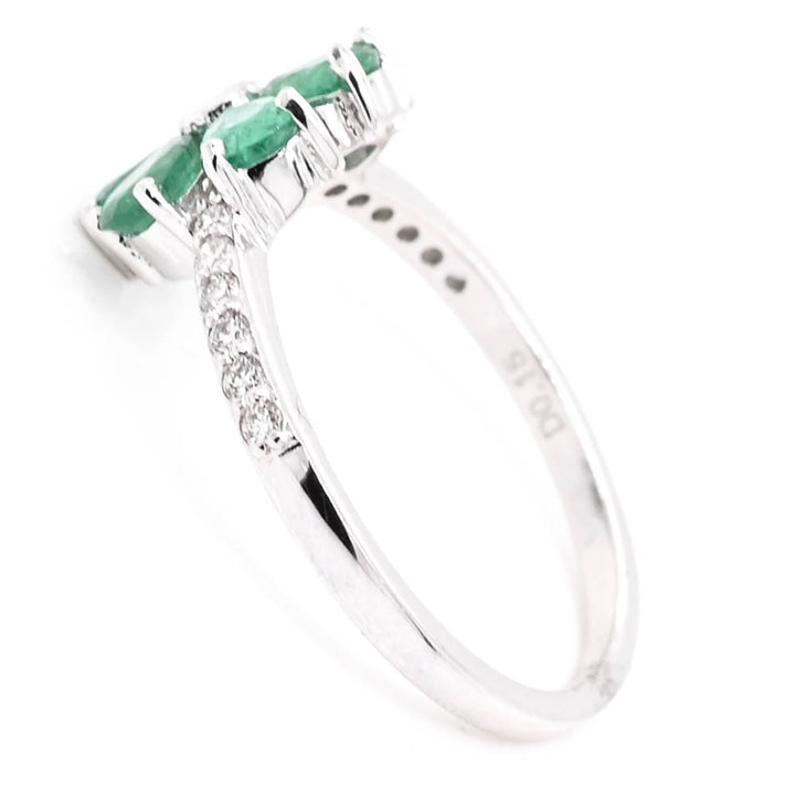 14KT White Gold Emerld & Diamond Flower Ring.