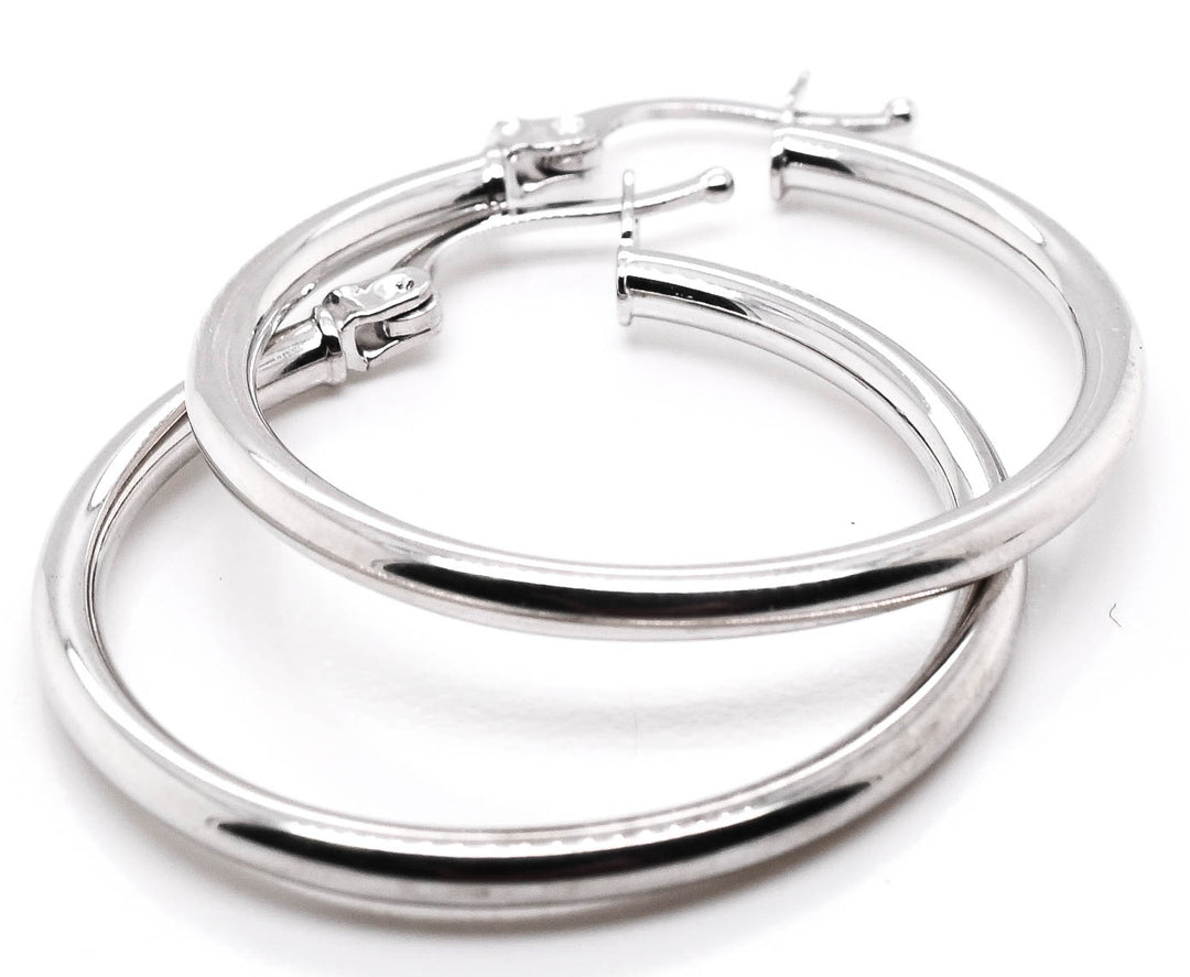 10KT White Gold Earrings.