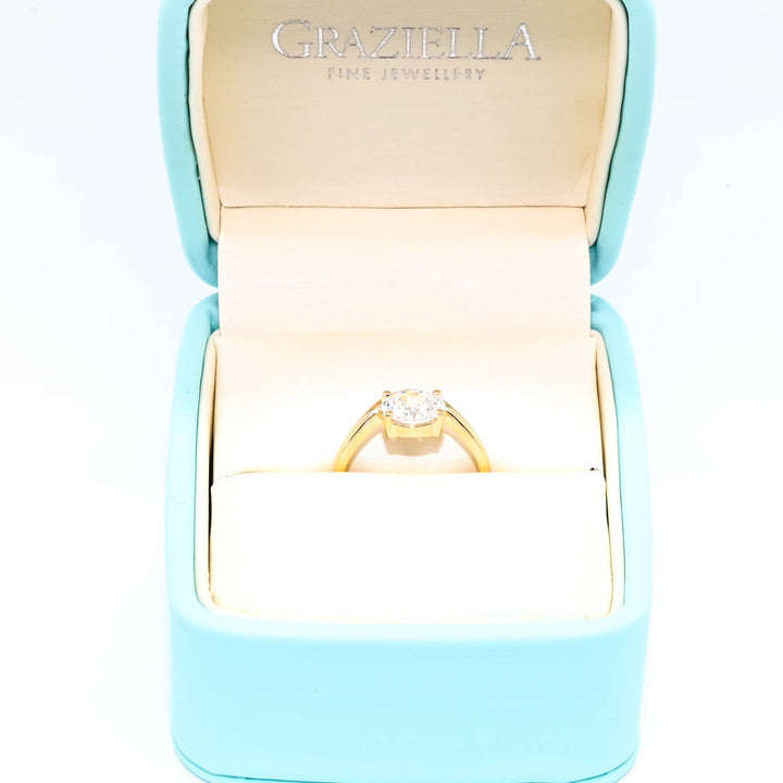 10KT Yellow Gold 1.00CT Oval Shape LAB Created Diamond Solitaire Engaement Ring.