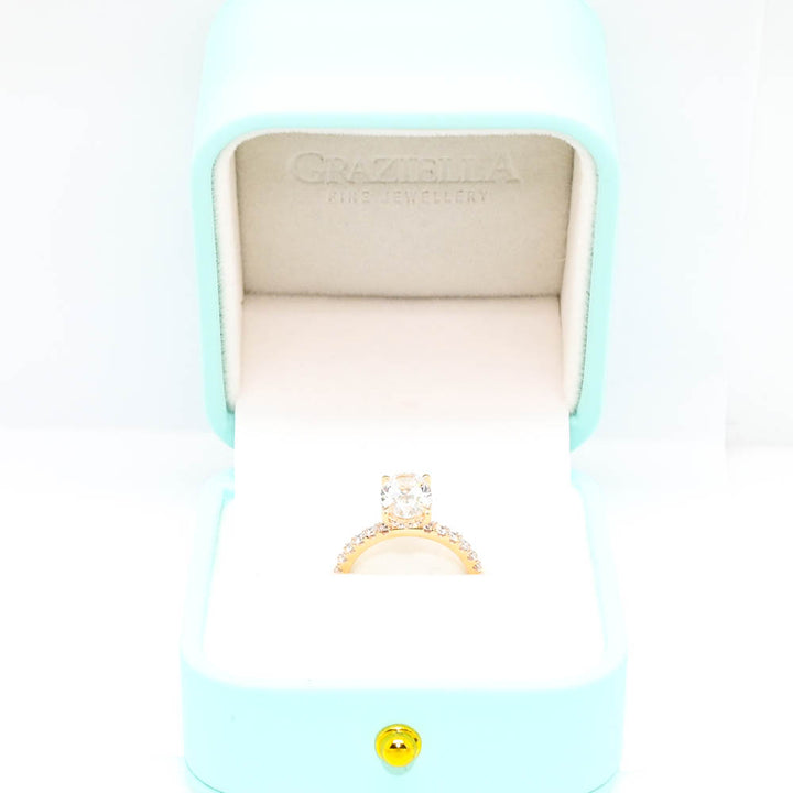 10KT Yellow Gold 2.60CTW Oval Shape LAB Created Diamond Engagement Ring.