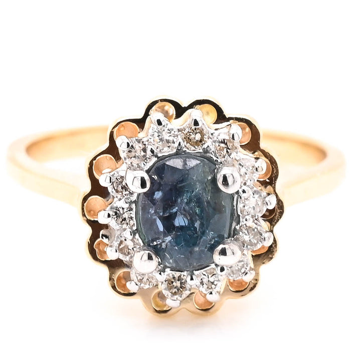 14KT Yellow Gold 0.94CT Oval shape Alexandrite & Diamond Halo Set Ring.