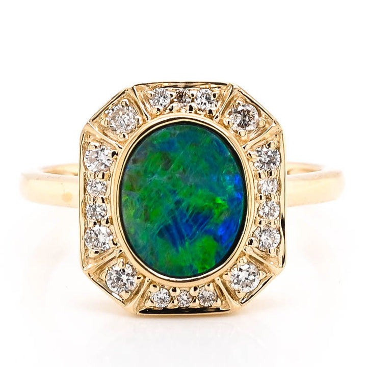 10KT Yellow Gold 1.70CT Dublet Opal & Diamond Ring.