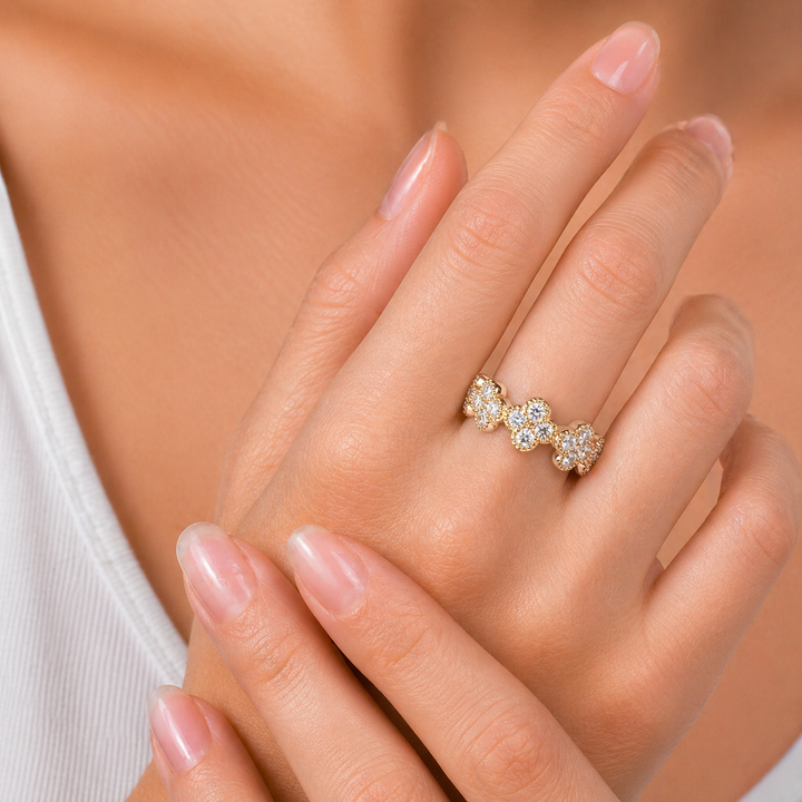 18KT Yellow Gold 0.67CTW Diamond Flower Ring