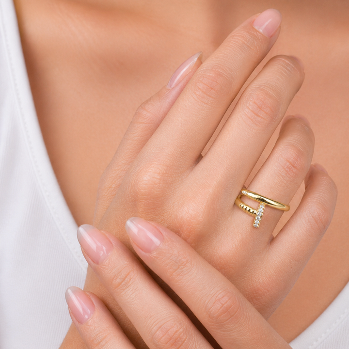 14KT Yellow Gold 0.17CTW Diamond Fashion Ring.