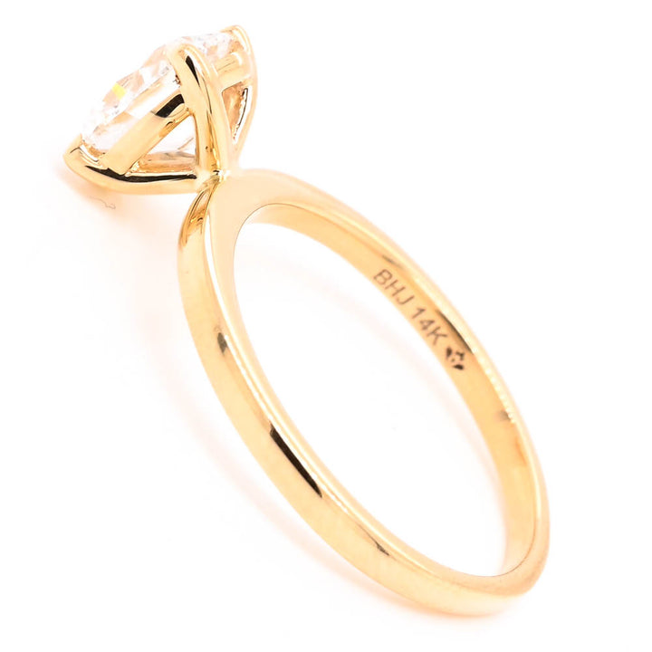 14KT Yellow Gold 1.00CT Oval Shape LAB Created Diamond Engagement Ring