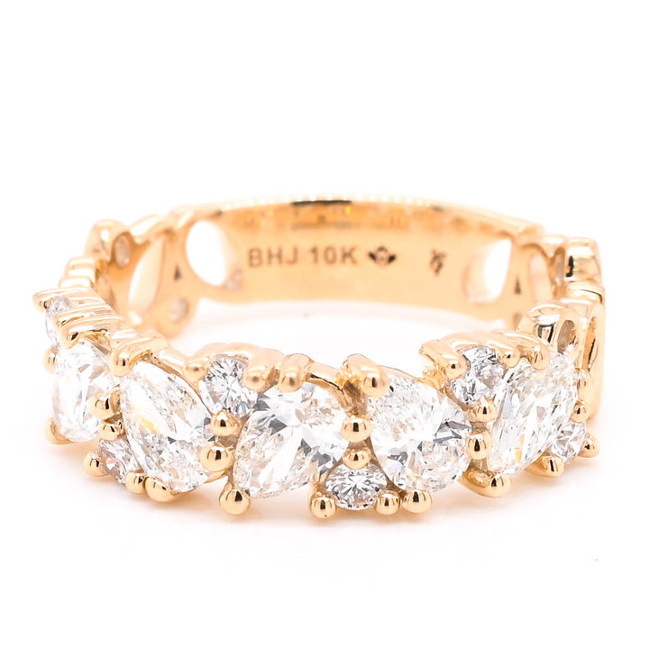 10KT Yellow Gold 1.11CTW VS2 F Colour Lab Grown Diamond Celebration Ring.