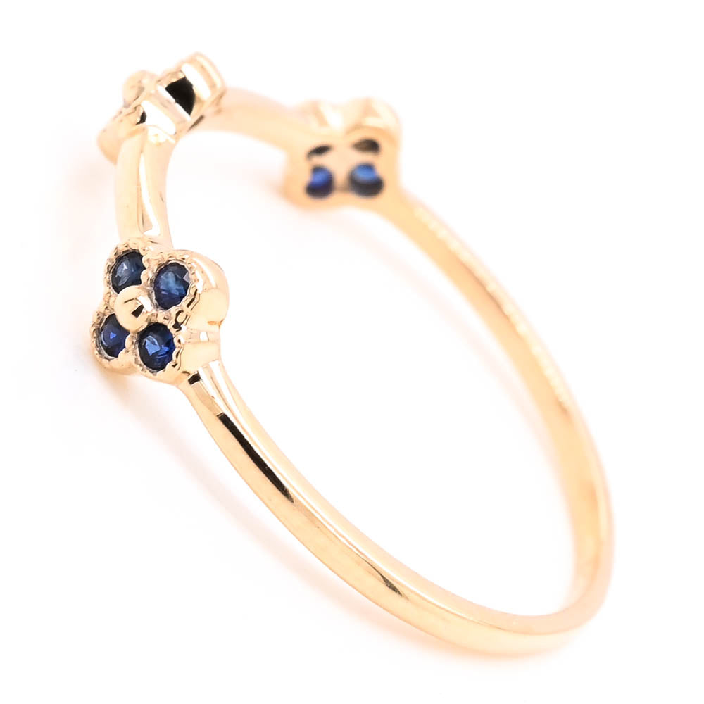 10KT Yellow Gold Blue Sapphire Flower Ring.