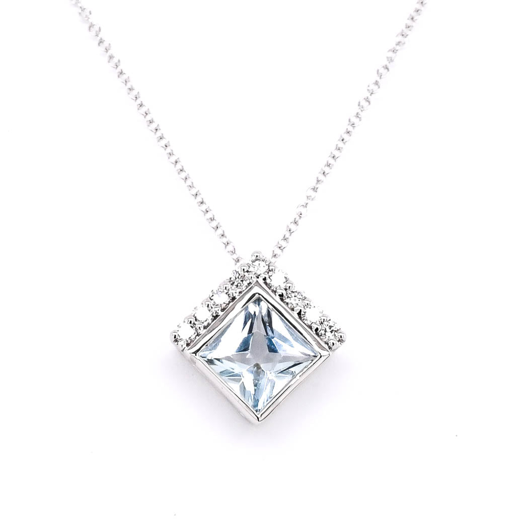10KT White Gold 18" 0.80CT Aquamarine & Diamond Necklace.