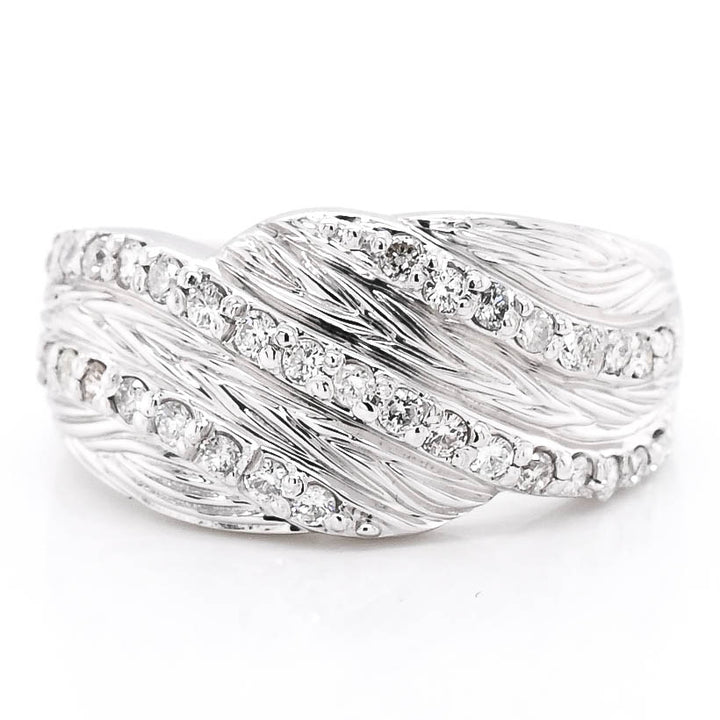 14KT White Gold 0.42CTW SI F-G Colour Diamond Celebration Ring.