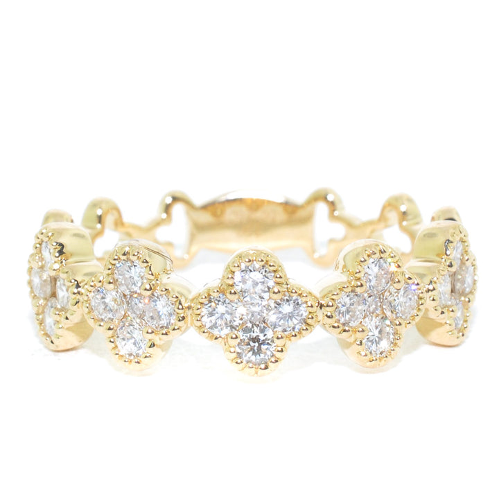 18KT Yellow Gold 0.67CTW Diamond Flower Ring.