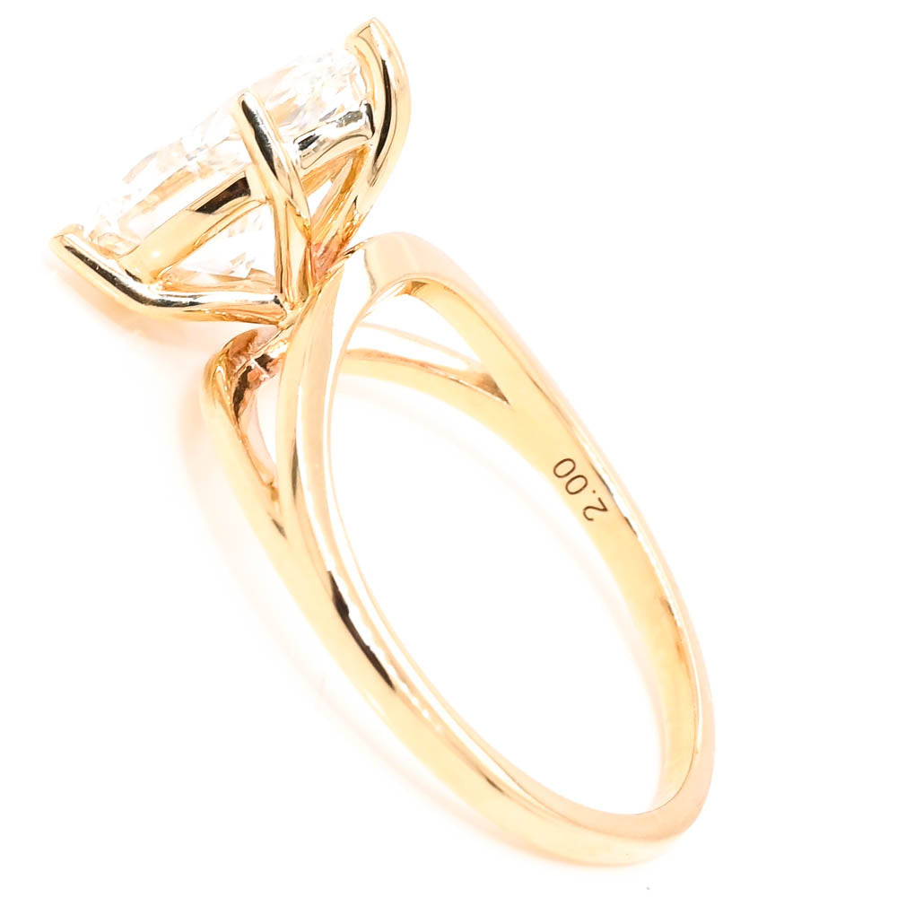 10KT Yellow Gold 2.00CT Pear Shape Lab Created Diamond Solitaire Engagement Ring.