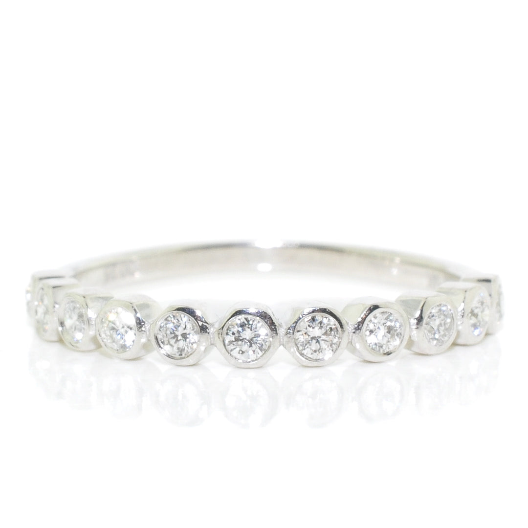 14KT White Gold 0.23CTW Diamond Wedding Band.