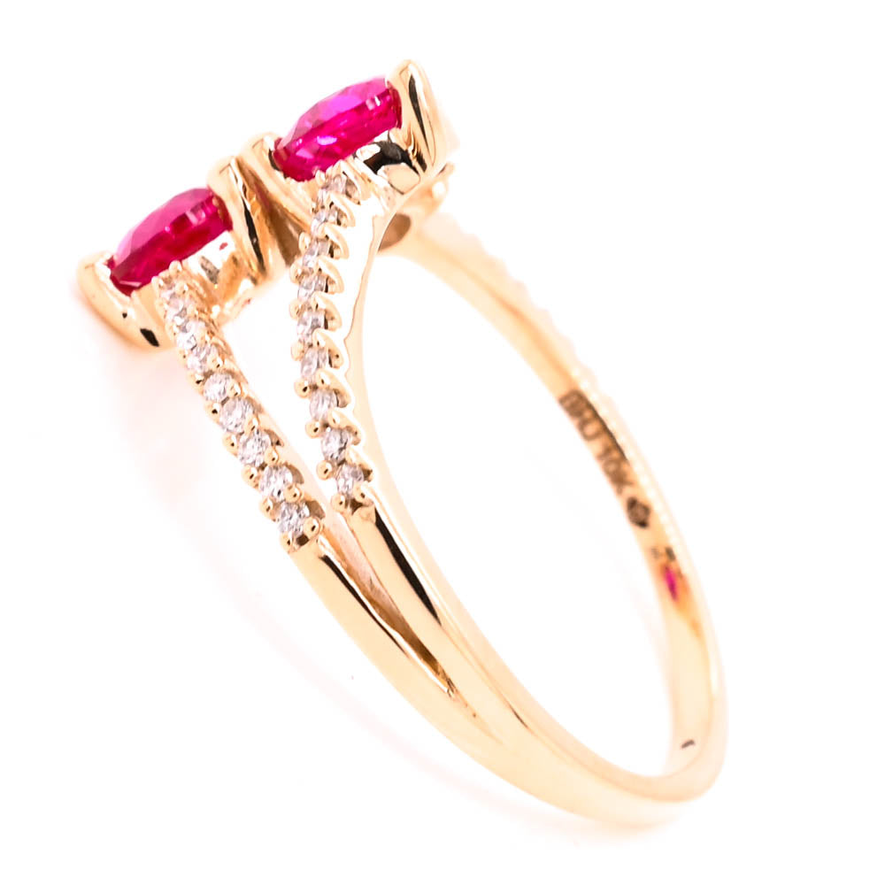 10KT Yellow Gold 0.90CTW Lab Created Ruby & Diamond Ring.