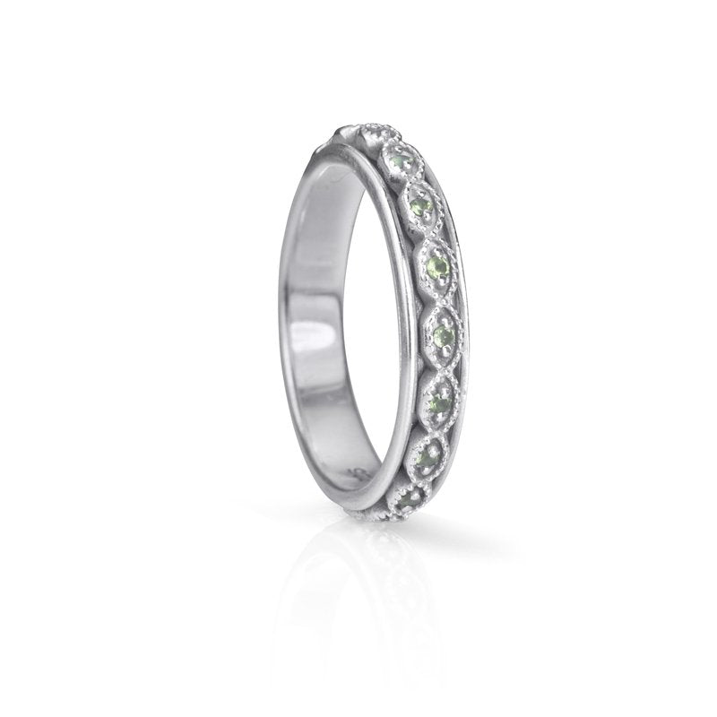 Renew Meditation Ring. Sterling Silver and Peridot. Size 8.