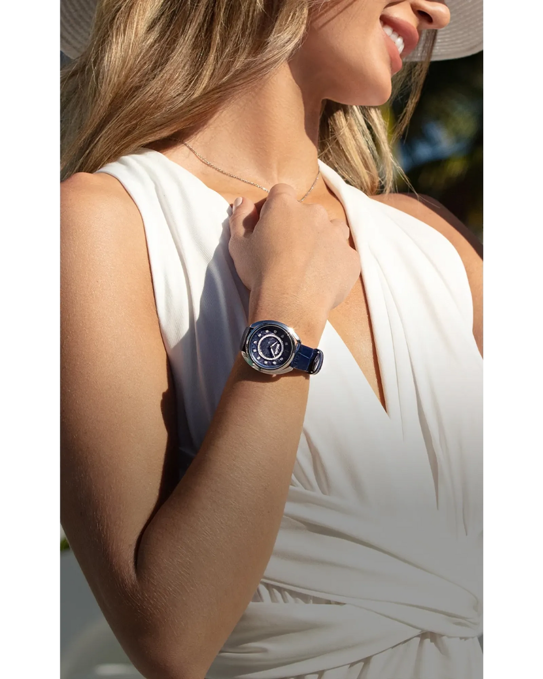 Bulova Duality 35mm Quartz Watch. 96X160.